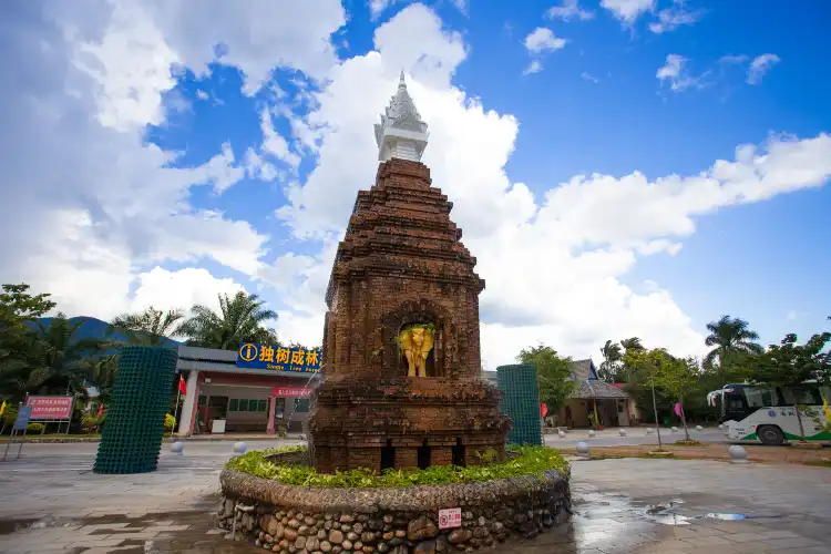 Hotels near Manlei Pagoda