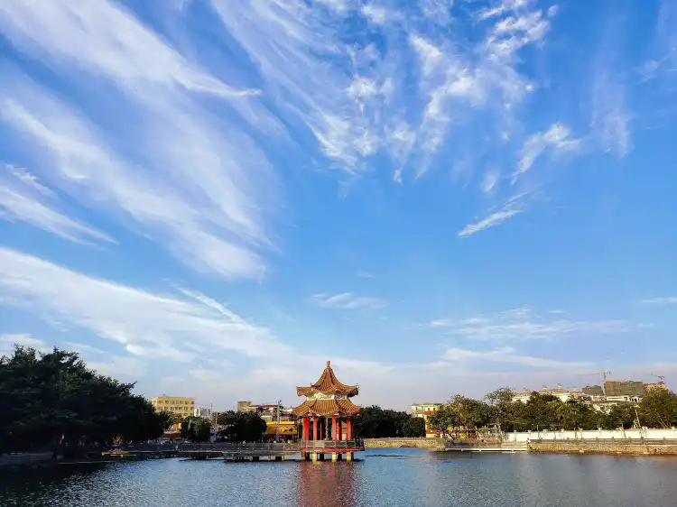 Hotels near Baohualin Temple