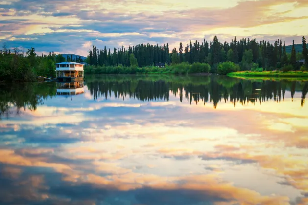 โรงแรมใกล้Potter Marsh Bird Sanctuary