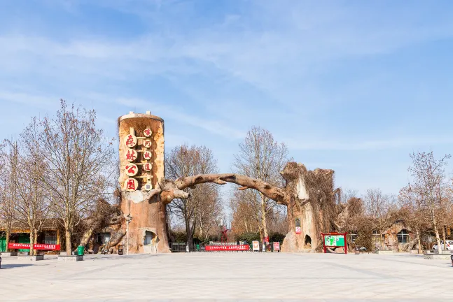 Hotel di Kaunti Yanjin, Henan Dengan Wi-Fi