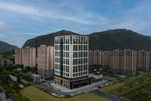 All Season Hotel (Lianyungang Cangwu Road Science and Technology Innovation City Branch) Hotels near LianYunGangShi GuiHua ZhanShi ZhongXin