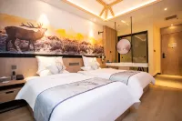 Luming Hot Spring Hotel (Wanfeng Tonghua Ski Resort) Hotels near Gao Zhihang's Former Residence