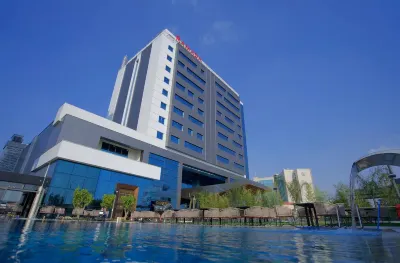 Ramada by Wyndham Erbil Gulan Street Отели рядом с достопримечательностью «Парк Бадава»