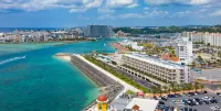 DoubleTree by Hilton Okinawa Chatan Resort Hotel dekat Bandara Naha