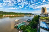 Jiangshang Lingyun·Qingwan Hotel (Leshan Giant Buddha Zhanggongqiao Food Street) Hotel dekat Leshan Xiaoba Tourism Station