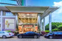 Shaoguan Yishan Business Hotel (Xihe Sports Center Store) Hotels near Qujiang Revolutionary Martyrs' Cemetery