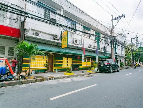 OYO 722 Slouch Hat Inn Hotels near Manila Ocean Park