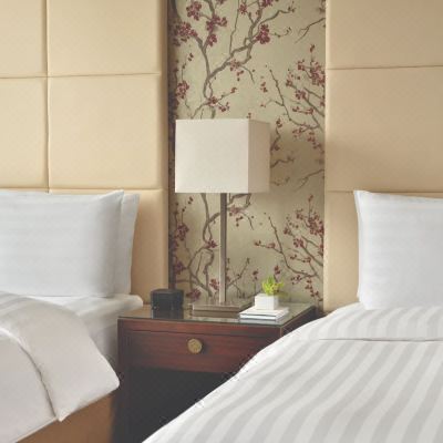 Executive Two Queen Room Non smoking Shangri-La Toronto Promo Code