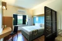 Microtel by Wyndham South Forbes Near Nuvali Hotels near Dita Rotonda