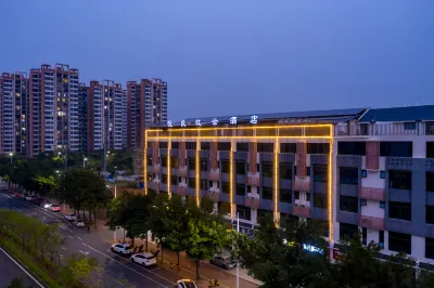 Yueliang Hongyun Hotel (Nanning Wuming ASEAN Development Zone Passenger Transport Station) Hotels near Guangxi Yunde Group Lingma Passenger Transport Terminal