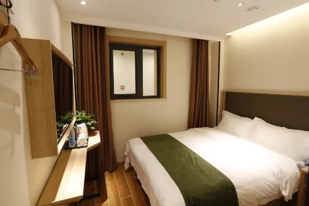 GreenTree Inn Express Hotel (Beijing Qianmen Dashilan)