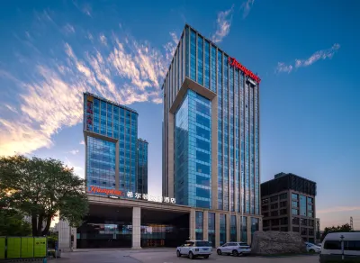 Hampton by Hilton Beijing Shijingshan Amusemen Park Hotel berhampiran Yinhe Waterfall