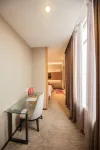 Bai Li Holiday Hotel (Enping Aofeng Square)