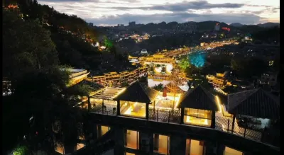 Shangu Huajian · Yi Hotel Hotels in Fenghuang