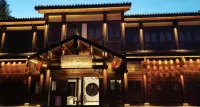 Yunyang Tongquege Inn