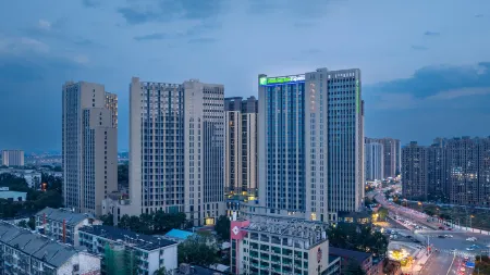 Holiday Inn Express Changsha Yuhua South Railway Station