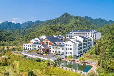 Narada Luojiayuan Resort Hoteles en Pujiang