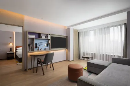 HOME 2 SUITES BY HILTON BEIJING WEST RAILWAY STATION