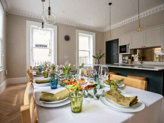 Harington's Apartments - Barton House Dining/Meeting Rooms