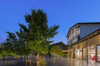 Flower Building Luxury Designer Art Hotel (Nanjing Ginkgo Lake Shop) Hotel di Nanjing