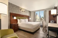 DoubleTree by Hilton New York Downtown Hotels near Moynihan Train Hall