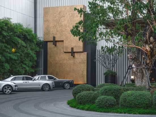 Four Seasons Hotel Bangkok at Chao Phraya River Hotel Exterior