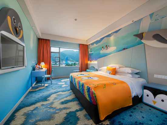 Chimelong Penguin Hotel Rooms