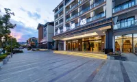 Tengchong Manzhao Hotel Hotels near Wenbi Tower