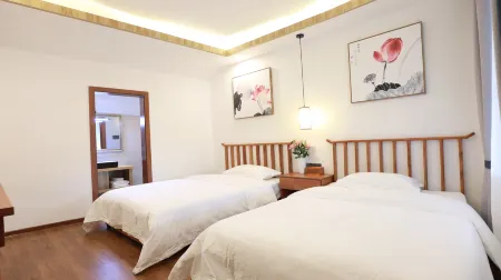 Chongfeng Yard Guesthouse