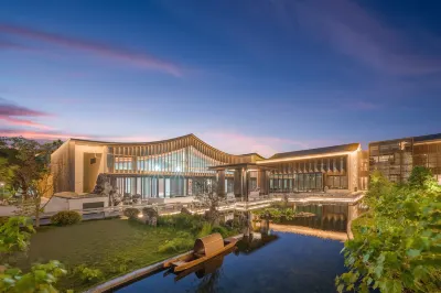 Taizhou Yuanzhou Phoenix Villa VIP Building Отели рядом с достопримечательностью «Xiapu Marina»