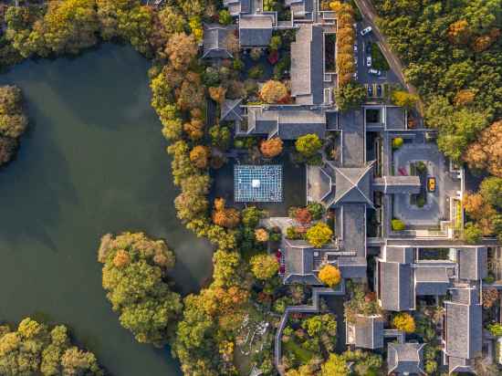 Four Seasons Hotel Hangzhou at West Lake Hotel Exterior