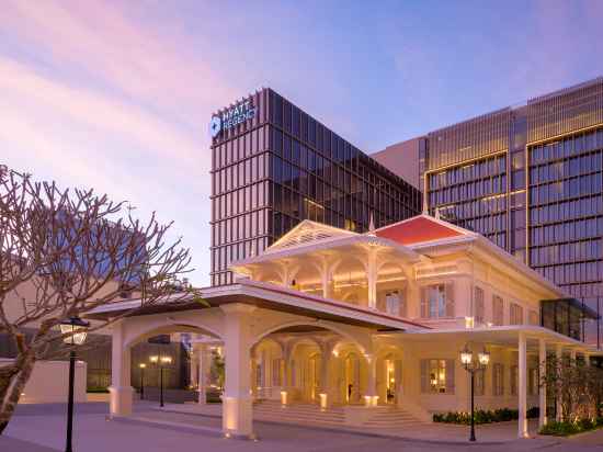 Hyatt Regency Phnom Penh Hotel Exterior