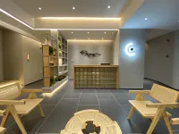 Xianyunju Boutique B&B (Zhuhai Guishan Island Shop) Hotels near Miaowan Island