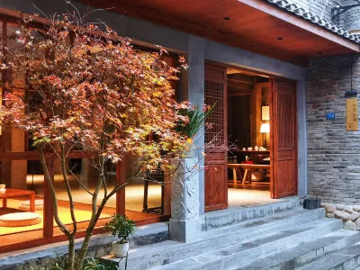 Yiyetang Songjian B&B Hotels in Fenghuang