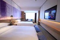 Alarun Hotel (Zhanjiang Shimao Mansion) Hotels near World Trade Center