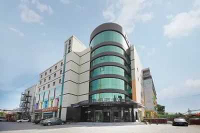 Ji Hotel (Fangshan Commercial Street Отели рядом с достопримечательностью «Ваншань Яо Цзюнь»