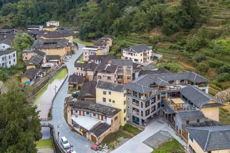 Floral Luxury Tea House (Nanjing Tulou)