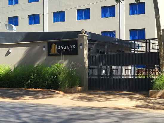 Saggys Suites Hotel & Spa Hotel Exterior