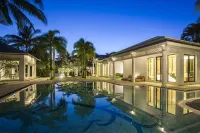 The Anda Mani Khaolak Beachfront Villas Hotels in Thai Mueang