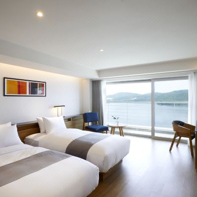 Deluxe Twin Room with Lake View Lahan Select Gyeongju Promo Code