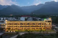 Moshang Light Hotel (Linzhou Hongqiqu Avenue Branch) Hoteles cerca de Ice Mountain