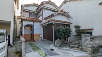 KIX House Waraku III: 5BR Roomshare/Vacation Home Near Kansai Airport โรงแรมในทะจิริ