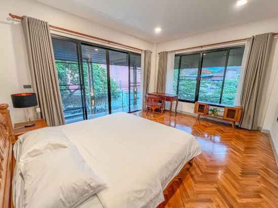 Nimman Road 4 Bedroom Pool Villa Rooms