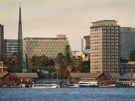 DoubleTree by Hilton Perth Waterfront Hotel Exterior