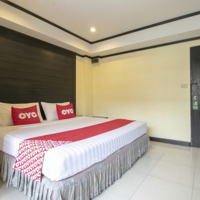 Superior Double Room OYO 75385 Hotel Win Long Promo Code