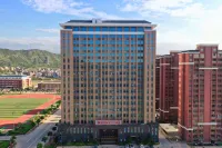 TRIUMPH WELLS WALES HOTEL Hotels near Fuqing Civic Ecological Leisure Park