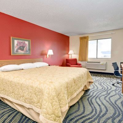 Queen Room-Mobility Accessible-Non-Smoking Super 8 by Wyndham Kokomo Promo Code