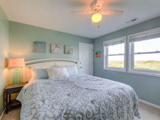 Ocean Front Emerald Isle Vacation Rental Property Rooms