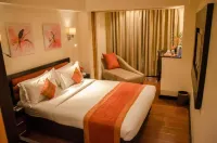 Best Western Plus Meridian Hotel Hotel dekat Orange Adventure Tours & Safaris