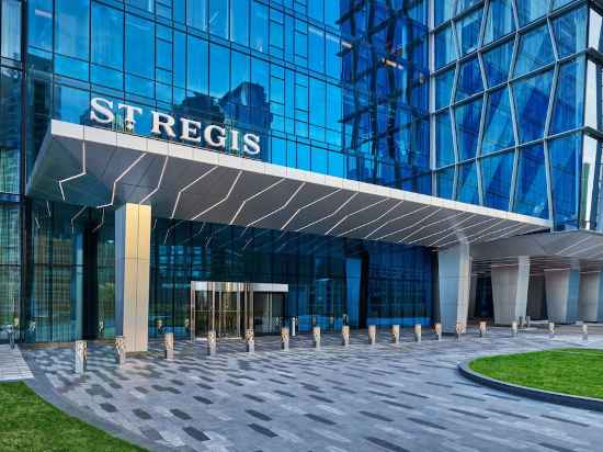 The St. Regis Chicago Hotel Exterior